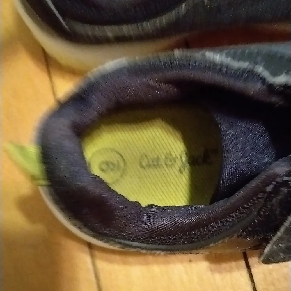 Cat & Jack Kids Black and Yellow Sneakers